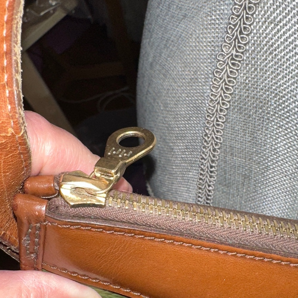 Dooney & Bourke Green and Tan Leather Crossbody Bag - Picture 7 of 15